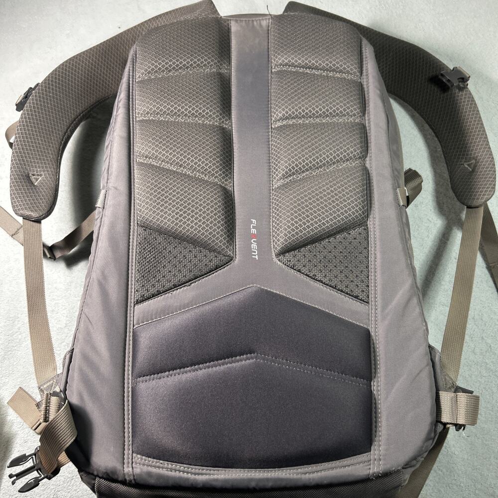 The North Face Router Transit Large 41 L Backpack School Hiking Travel Camping - Picture 3 of 16
